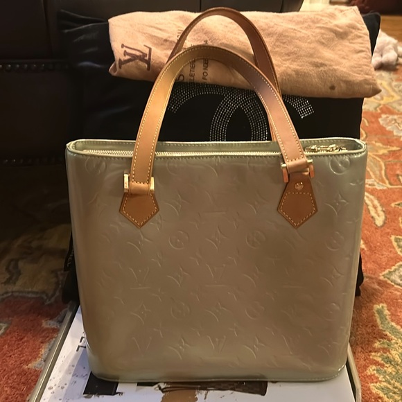 Louis Vuitton Handbags - Louis Vuitton Vernis Houston Noisette Tote